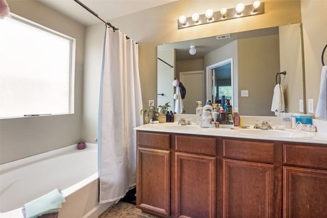727 Lentisco Drive, Lancaster, TX 75146