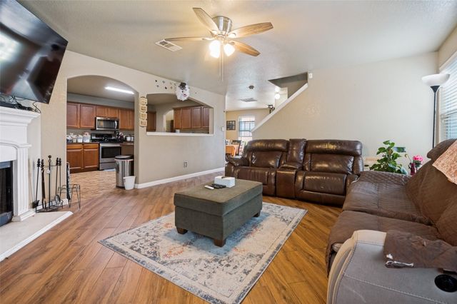 727 Lentisco Drive, Lancaster, TX 75146