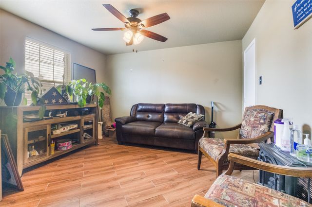 727 Lentisco Drive, Lancaster, TX 75146