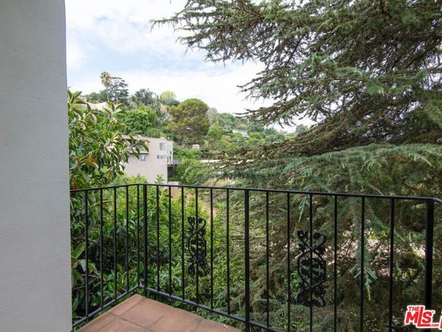 2819 Pacific View Trail 1&2, Los Angeles, CA 90068