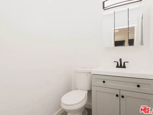 2819 Pacific View Trail 1&2, Los Angeles, CA 90068