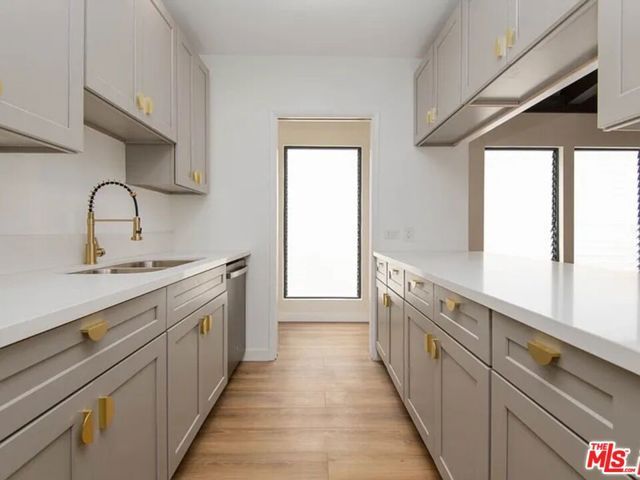 2819 Pacific View Trail 1&2, Los Angeles, CA 90068