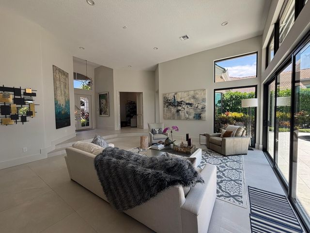 21 Somerset Drive, Palm Beach Gardens, FL 33418