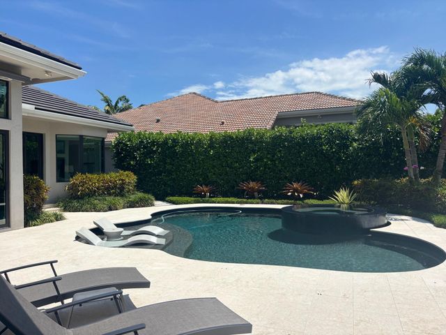 21 Somerset Drive, Palm Beach Gardens, FL 33418