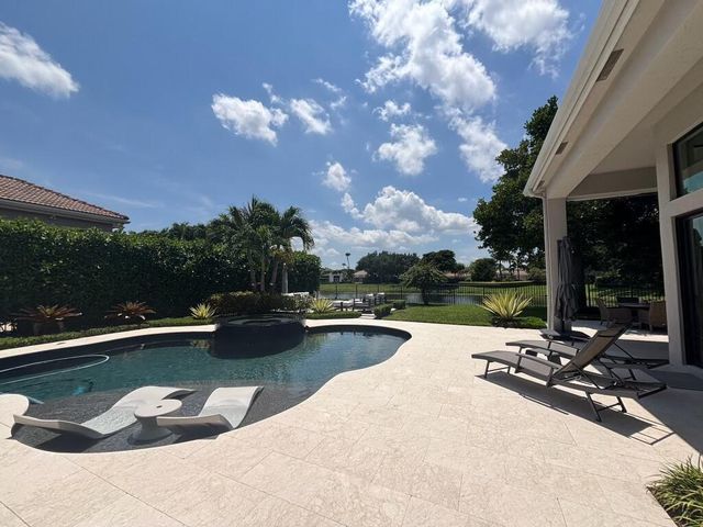 21 Somerset Drive, Palm Beach Gardens, FL 33418