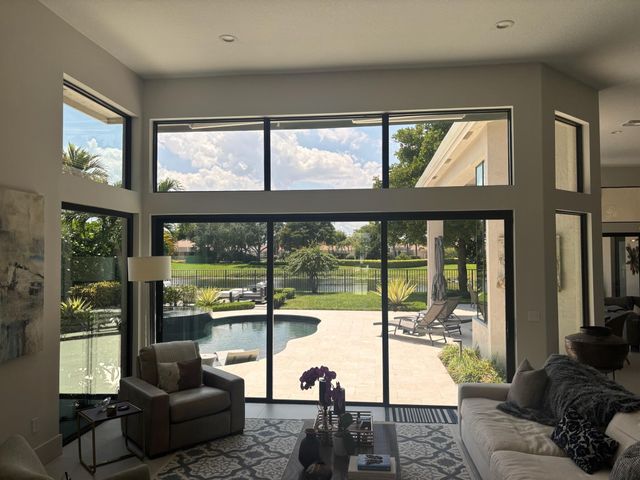 21 Somerset Drive, Palm Beach Gardens, FL 33418