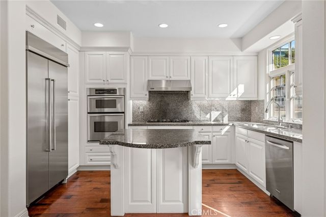 2676 BUNGALOW Place, Corona Del Mar, CA 92625