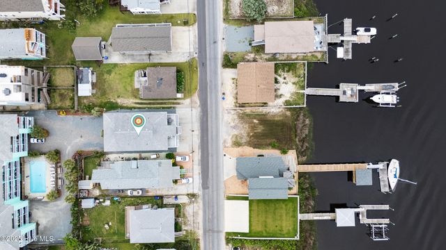 1008 Canal Drive 3a, Carolina Beach, NC 28428