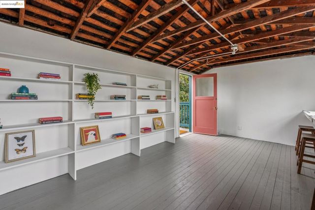 5634 Burlingame Ave, Richmond, CA 94804