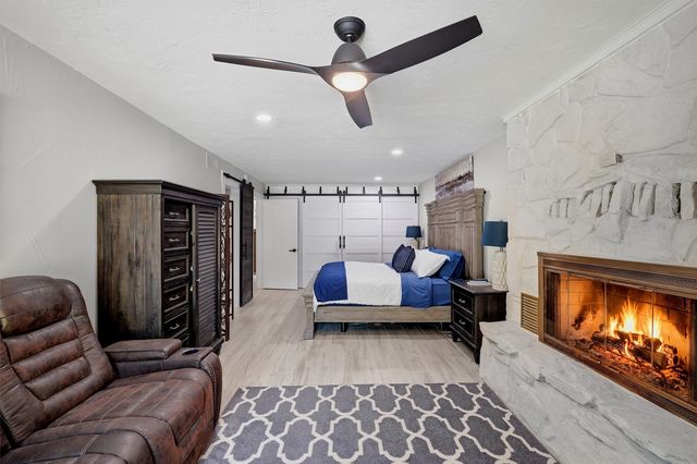 420 Kiowa Drive W, Gainesville, TX 76240
