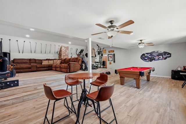 420 Kiowa Drive W, Gainesville, TX 76240