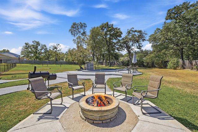 420 Kiowa Drive W, Gainesville, TX 76240
