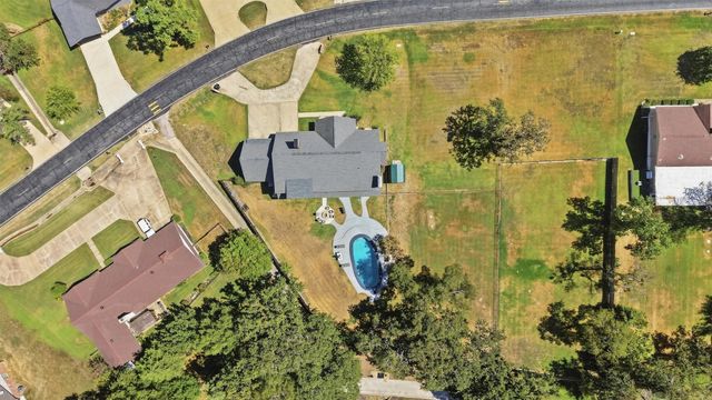420 Kiowa Drive W, Gainesville, TX 76240