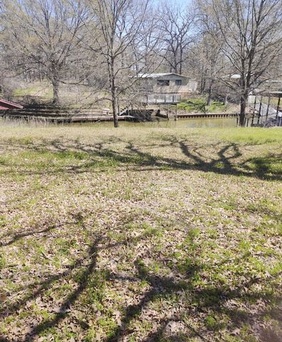 101 Camino Robles Street, Gun Barrel City, TX 75156