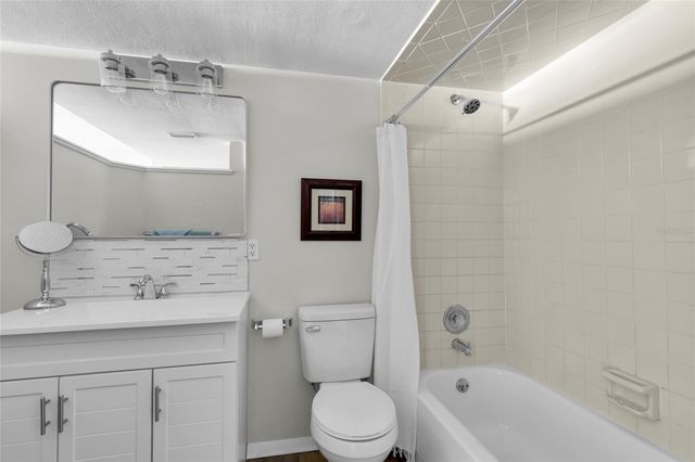 588 FAIRWAYS LN E204, Ocala, FL 34472