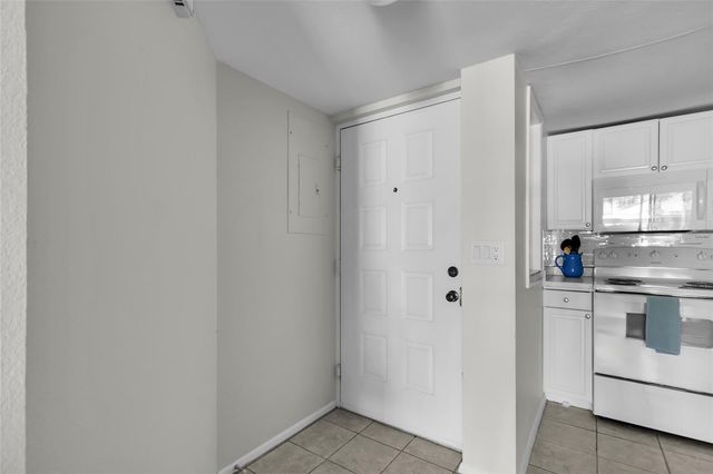 588 FAIRWAYS LN E204, Ocala, FL 34472