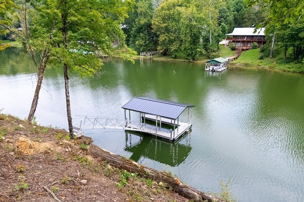 179 River Front Dr, Sparta, TN 38583