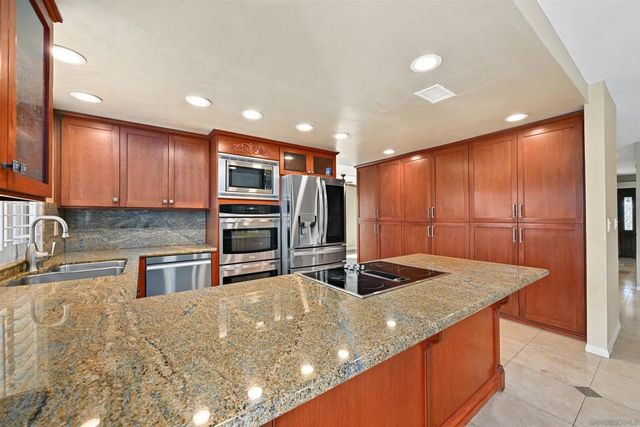 9219 Inverness Rd., Santee, CA 92071