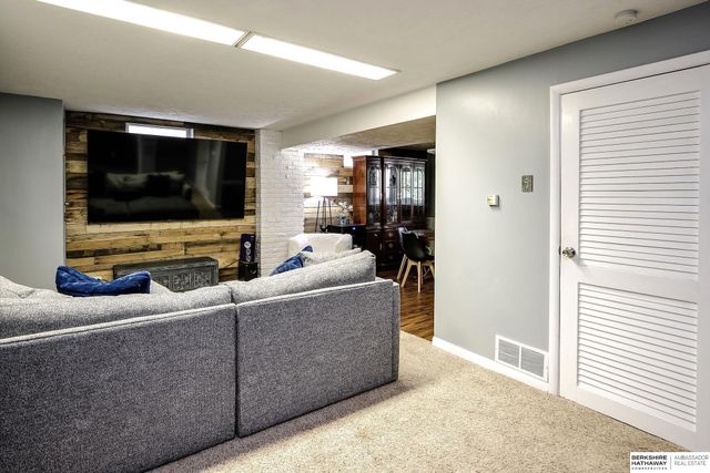 4724 S 150th Street, Omaha, NE 68137