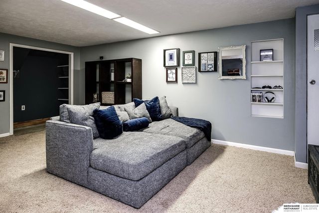 4724 S 150th Street, Omaha, NE 68137