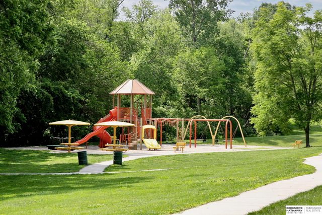 4724 S 150th Street, Omaha, NE 68137