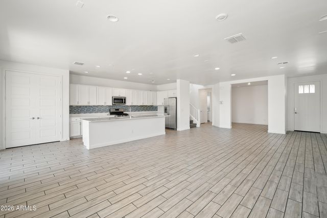 9207 W SELLS Drive, Phoenix, AZ 85037
