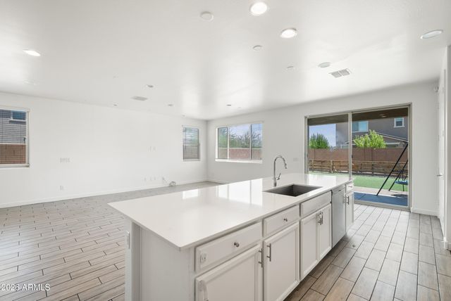 9207 W SELLS Drive, Phoenix, AZ 85037