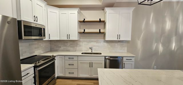 10932 Monkshood Dr, Prospect, KY 40059