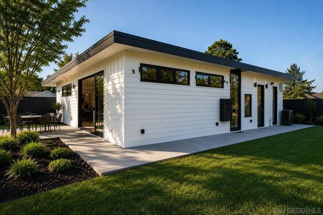 36 W Altadena Dr., Altadena, CA 91101