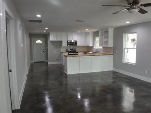 607 E Day Street, Denison, TX 75021