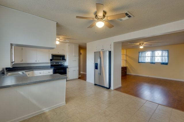 1107 N Scurry St, Big Spring, TX 79720