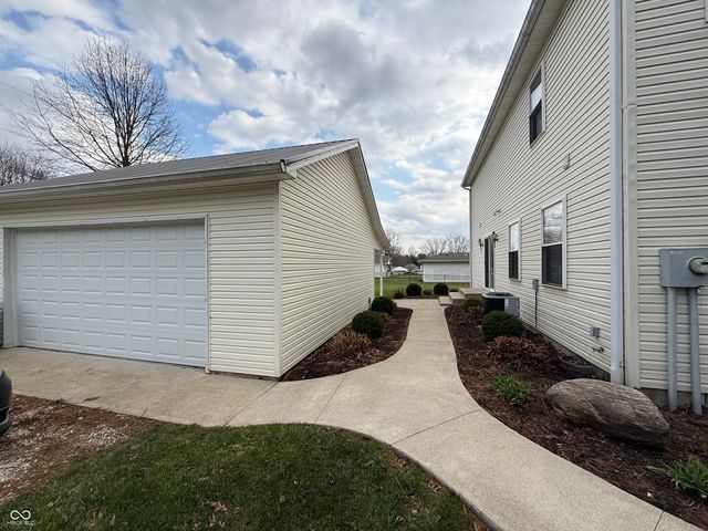 609 N Maple Street, Veedersburg, IN 47987