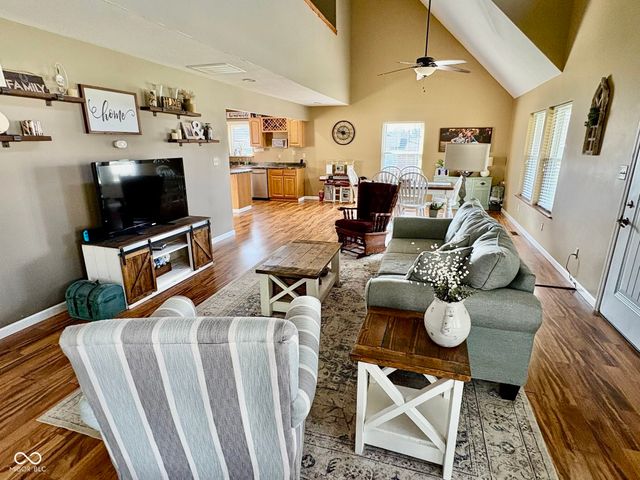 609 N Maple Street, Veedersburg, IN 47987