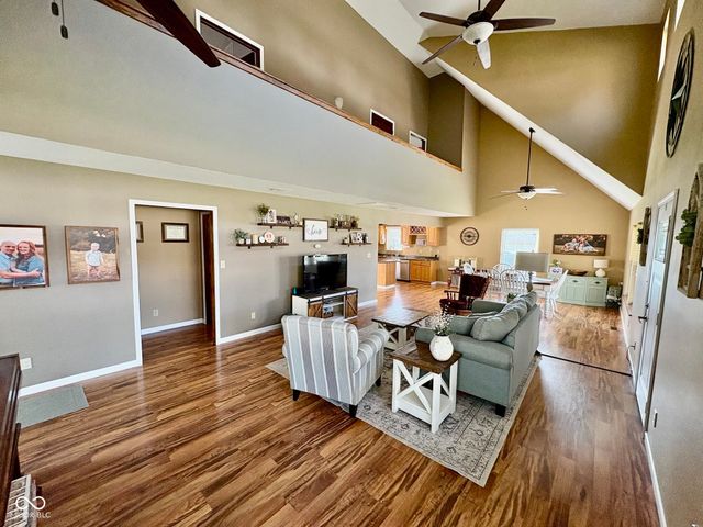 609 N Maple Street, Veedersburg, IN 47987