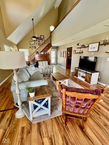 609 N Maple Street, Veedersburg, IN 47987