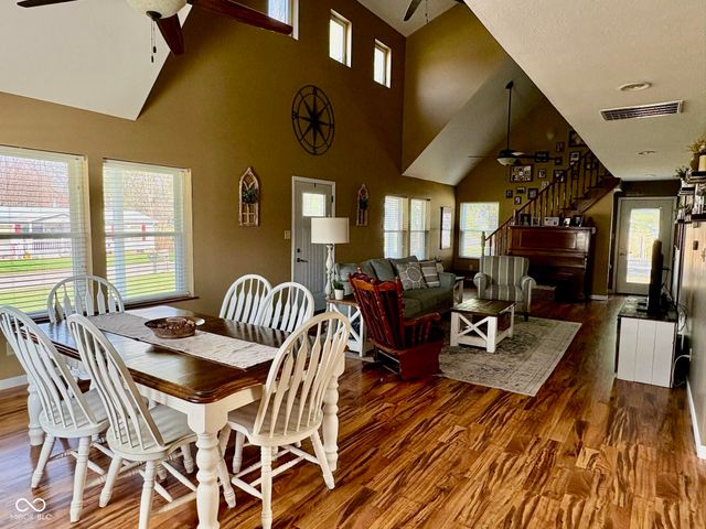 609 N Maple Street, Veedersburg, IN 47987