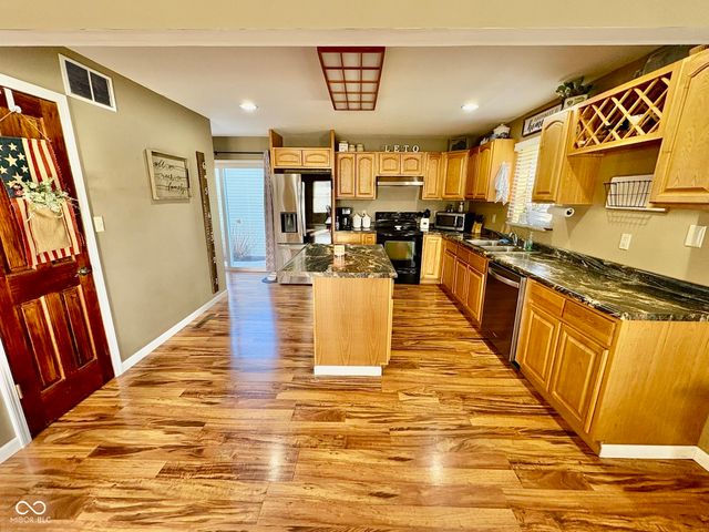 609 N Maple Street, Veedersburg, IN 47987