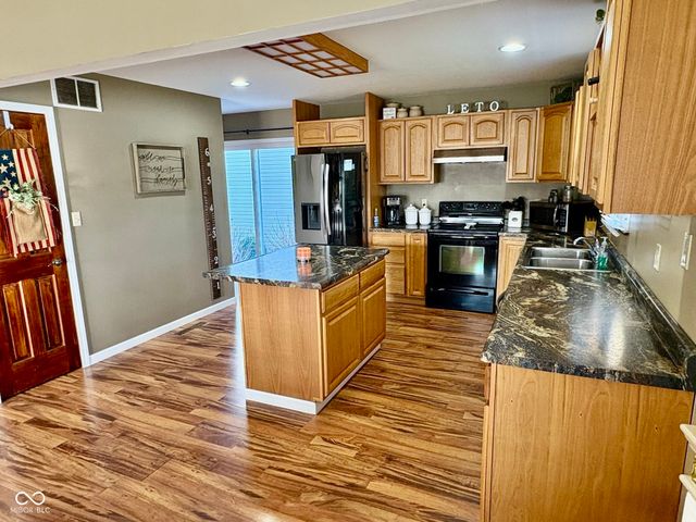 609 N Maple Street, Veedersburg, IN 47987