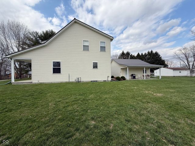 609 N Maple Street, Veedersburg, IN 47987