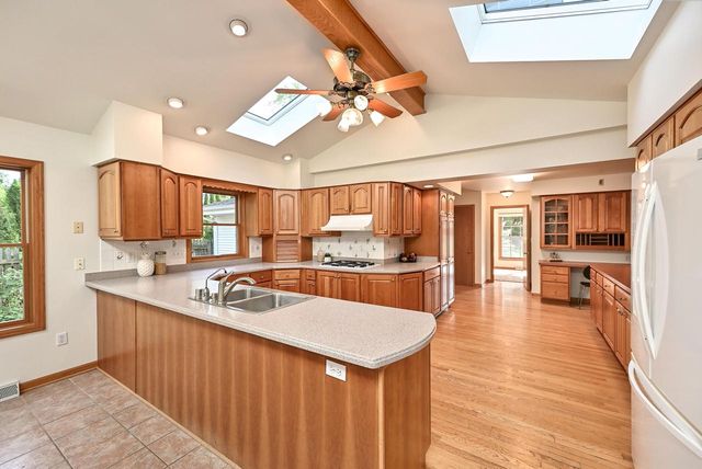 920 E Fairy Chasm ROAD, Bayside, WI 53217