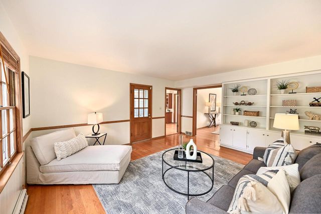 920 E Fairy Chasm ROAD, Bayside, WI 53217