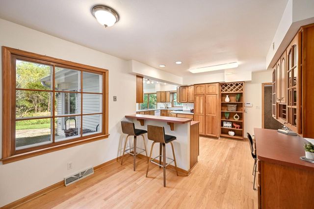 920 E Fairy Chasm ROAD, Bayside, WI 53217