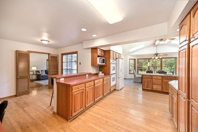 920 E Fairy Chasm ROAD, Bayside, WI 53217