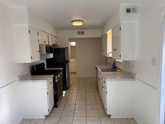 4701 Sagebrush CIR, Austin, TX 78745