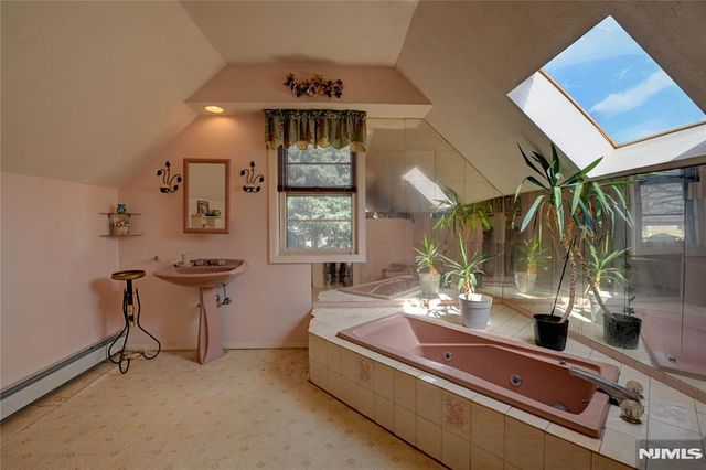 274 Gaston Avenue, Garfield, NJ 07026