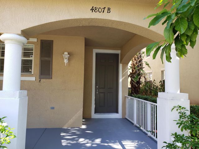 4807 N Wickham Circle B, Delray Beach, FL 33445