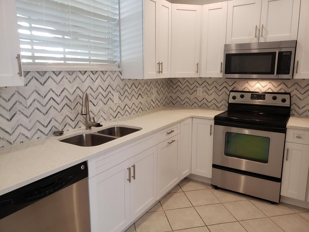 4807 N Wickham Circle B, Delray Beach, FL 33445