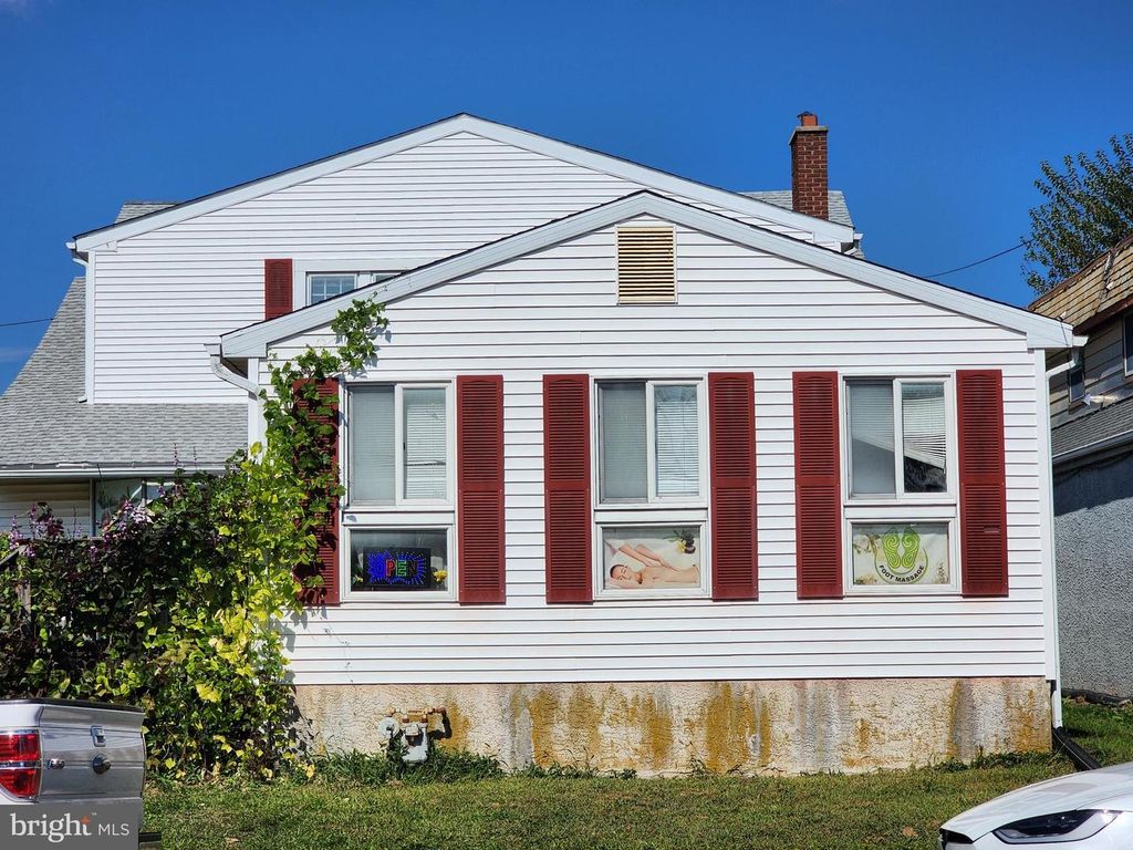 128 S BROAD ST, Lansdale, PA 19446