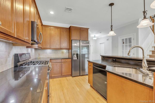 5 Terrace Lane, Patchogue, NY 11772