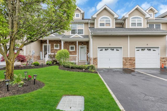 5 Terrace Lane, Patchogue, NY 11772
